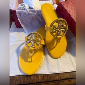 Tory Burch Metal Miller Soft Color:Peachy / Gold
Size:8.5